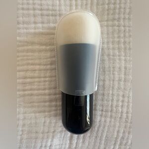 BRAND NEW IN PACKAGE Westman Atelier liquid blender brush